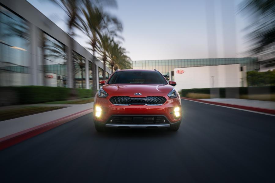  Kia Niro EcoHybrid 2020 года  (NA) (фото 12 из 63)